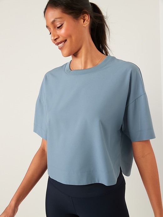 L'image numéro 5 présente T-shirt à manches courtes StretchTech court et ample pour Femme