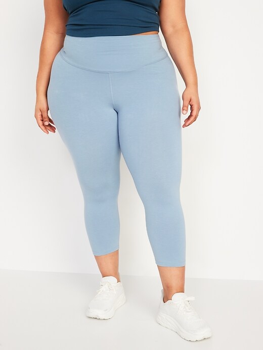 Image number 7 showing, Extra High-Waisted PowerChill Hidden-Pocket Cropped Leggings for Women