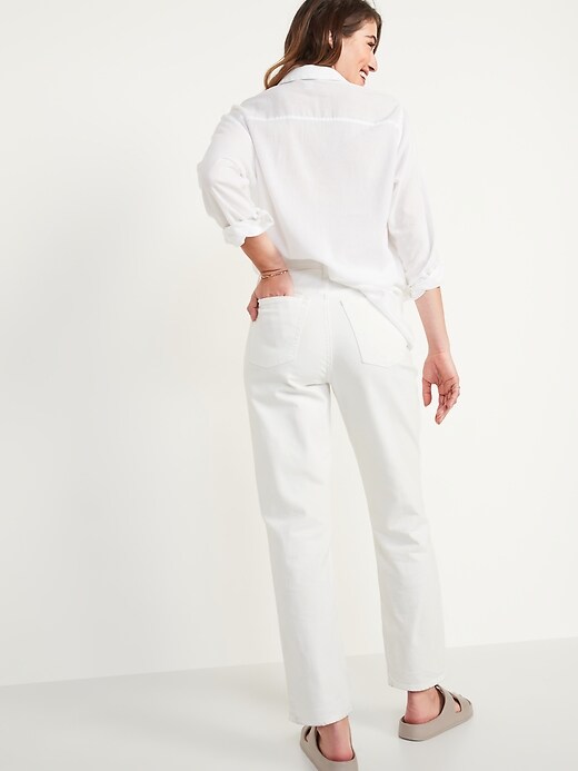 L'image numéro 2 présente Jean blanc droit déchiré à taille très haute avec braguette à boutons pour Femme
