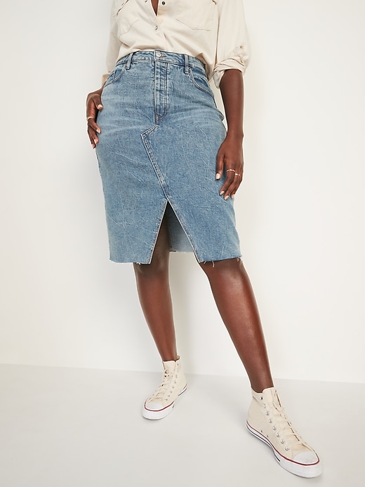 Image number 5 showing, Higher High-Waisted Button-Fly Light-Wash Jean Pencil Skirt