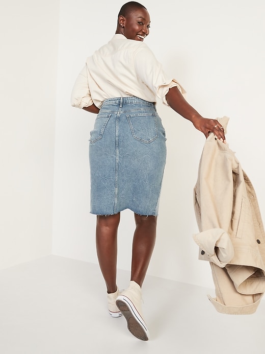 Image number 6 showing, Higher High-Waisted Button-Fly Light-Wash Jean Pencil Skirt