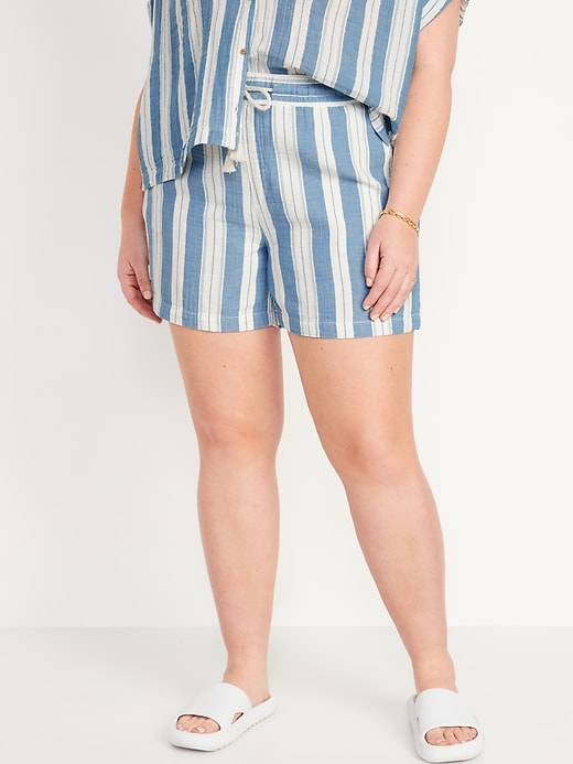 Image number 7 showing, High-Waisted Textured Cotton Pull-On Shorts for Women -- 5-inch inseam