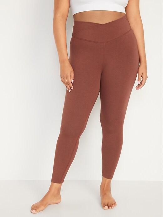 Image number 5 showing, Extra High-Waisted PowerChill Crossover 7/8-Length Leggings for Women