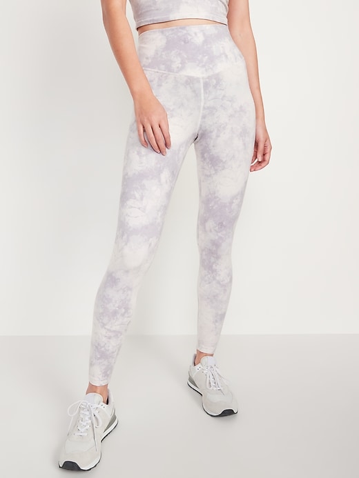 Image number 1 showing, Extra High-Waisted PowerChill Hidden-Pocket 7/8 Leggings
