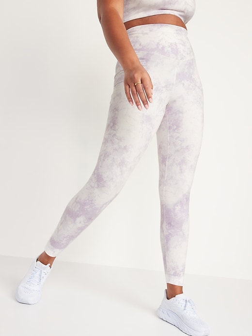 Image number 4 showing, Extra High-Waisted PowerChill Hidden-Pocket 7/8 Leggings