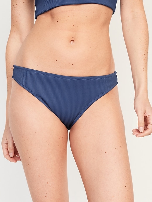 L'image numéro 1 présente Bas de bikini classique en tricot côtelé à taille mi-basse pour Femme