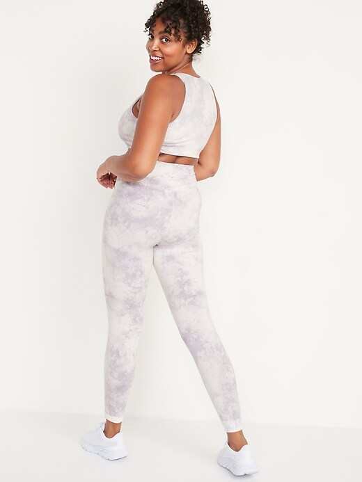 Image number 5 showing, Extra High-Waisted PowerChill Hidden-Pocket 7/8 Leggings