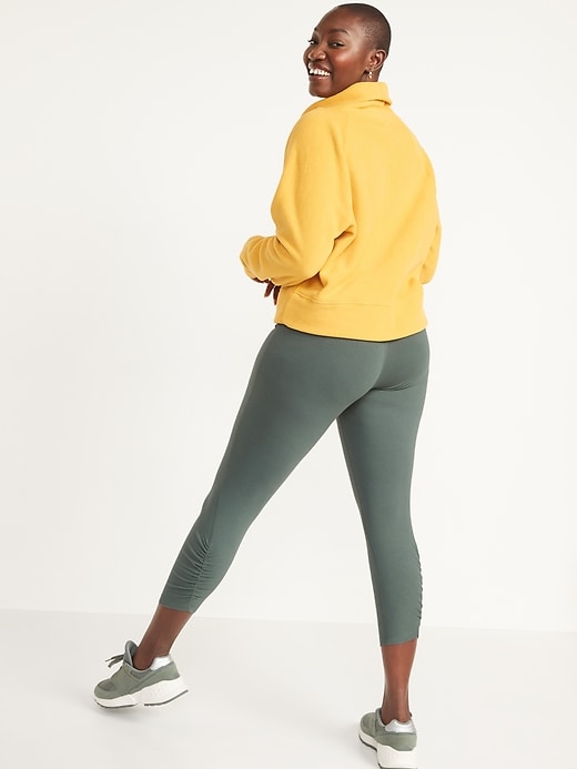 Image number 6 showing, Extra High-Waisted PowerChill Hidden-Pocket Ruched 7/8 Leggings