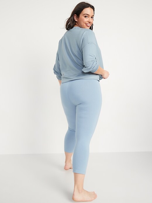 Image number 6 showing, Extra High-Waisted PowerChill Hidden-Pocket Cropped Leggings for Women