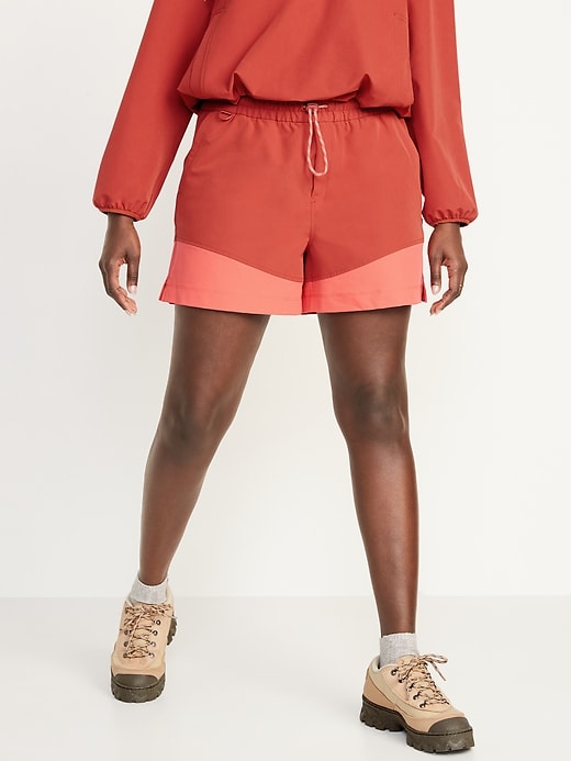 Image number 5 showing, High-Waisted StretchTech Water-Repellent Shorts -- 4.5-inch inseam
