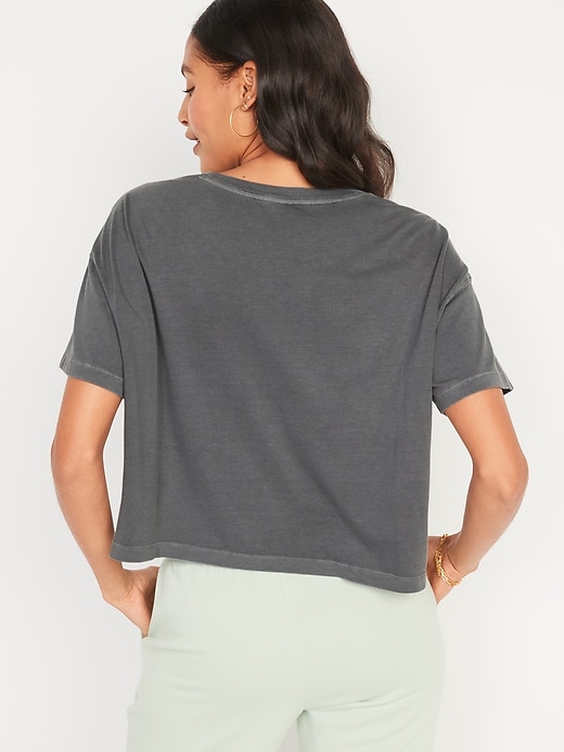 L'image numéro 2 présente T-shirt surdimensionné court teint en plongée pour Femme