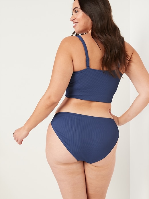 L'image numéro 6 présente Bas de bikini classique en tricot côtelé à taille mi-basse pour Femme