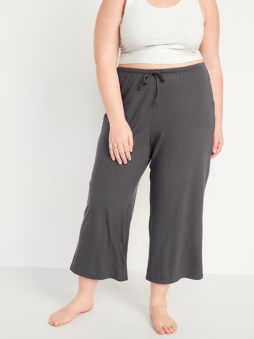 L'image numéro 7 présente Pantalon de détente taille haute court à jambe large Sunday Sleep en tricot côtelé pour Femme