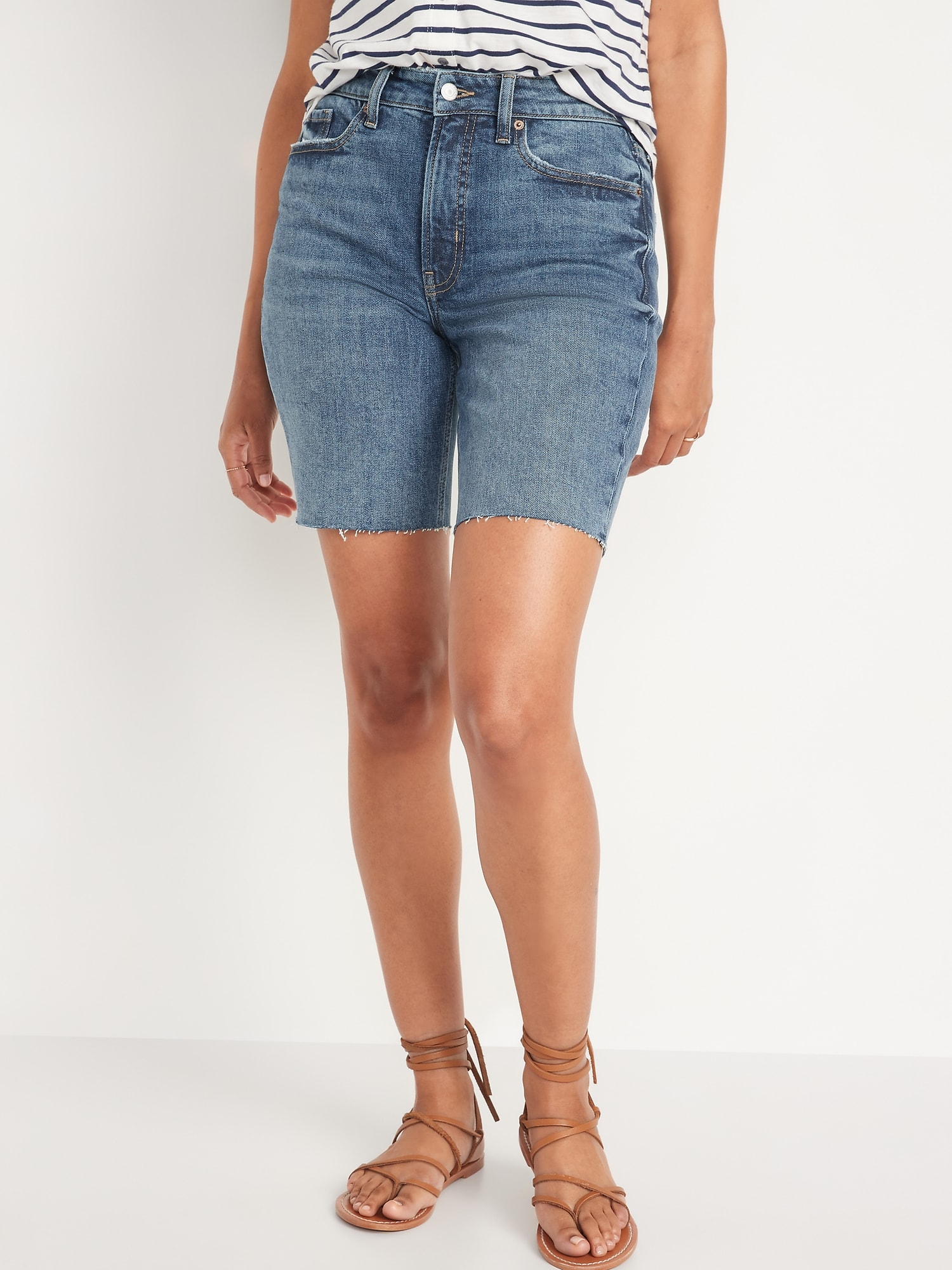 Highwaisted Denim Short With Belt with 30% discount!