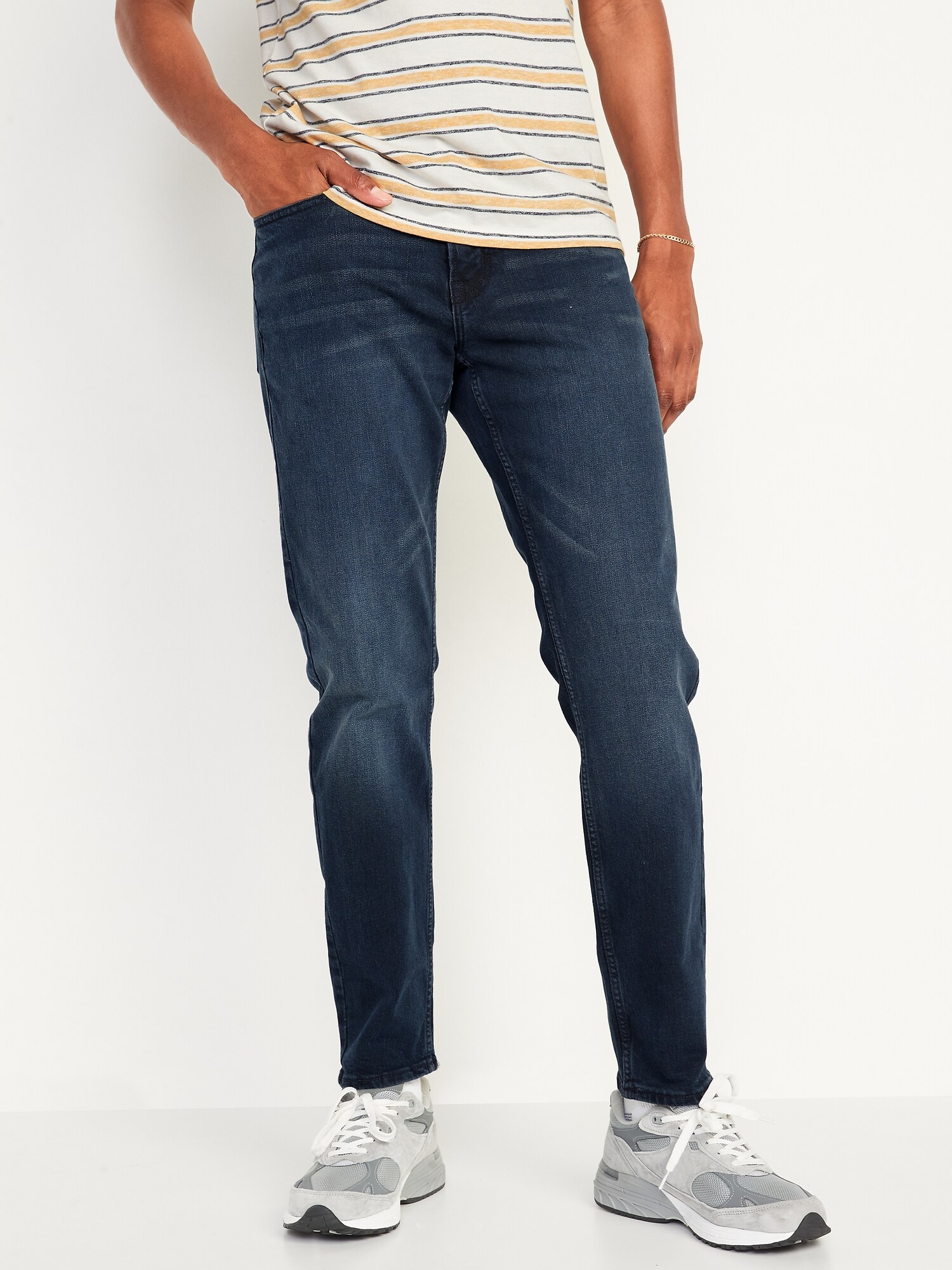 Athletic Taper Built-In Flex Medium-Wash Jeans for Men - Old Navy