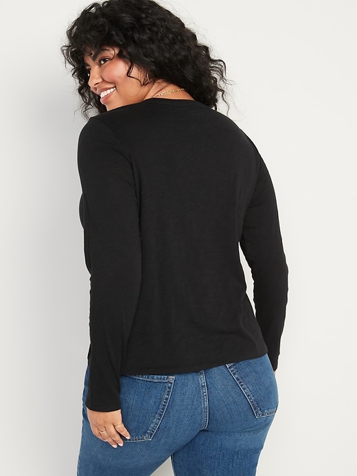 L'image numéro 6 présente T-shirt passe-partout en tricot flammé à manches longues pour Femme