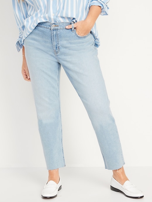 Image number 5 showing, Low-Rise Boyfriend Straight Cut-Off Jeans for Women