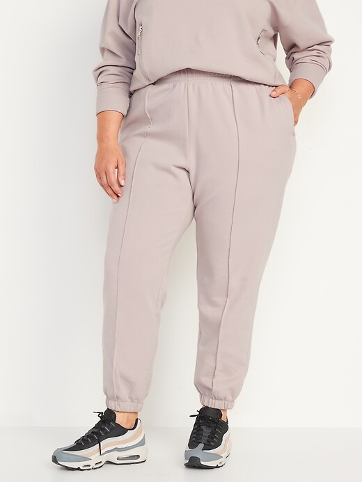 High-Waisted Dynamic Fleece Pintucked Sweatpants