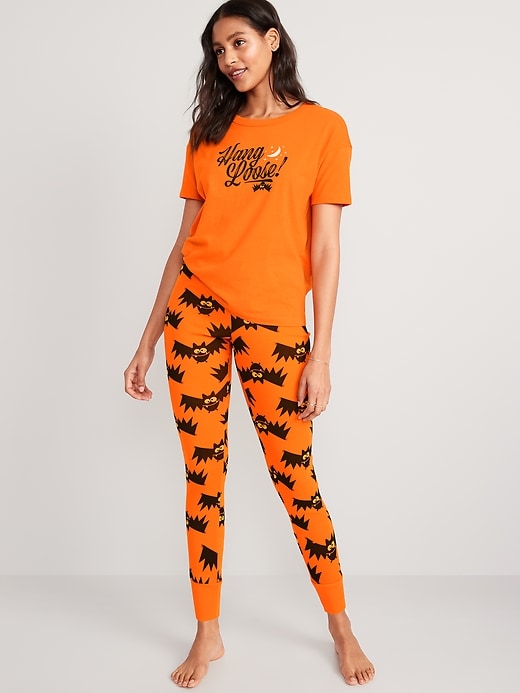 L'image numéro 1 présente Pyjama à imprimé assorti d'Halloween pour Femme