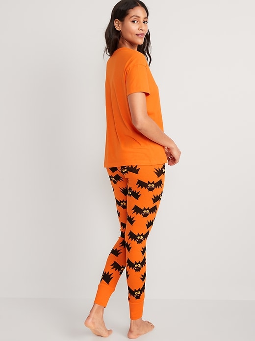 L'image numéro 2 présente Pyjama à imprimé assorti d'Halloween pour Femme