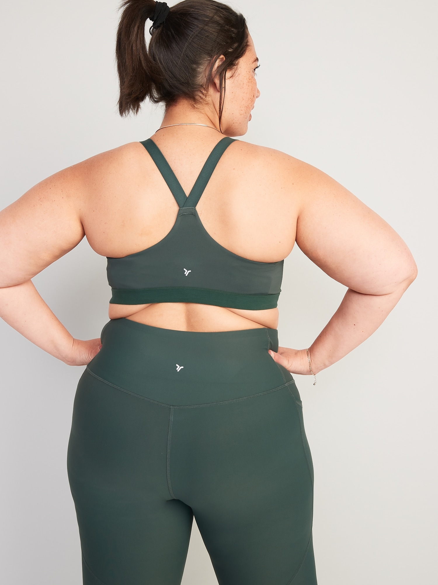 adjustable straps sports bras