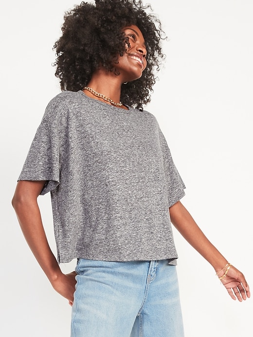 L'image numéro 1 présente T-shirt surdimensionné à manches aux coudes en mélange de lin pour Femme