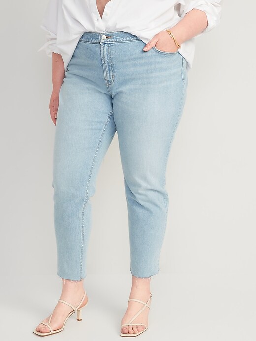 Image number 7 showing, Low-Rise Boyfriend Straight Cut-Off Jeans for Women