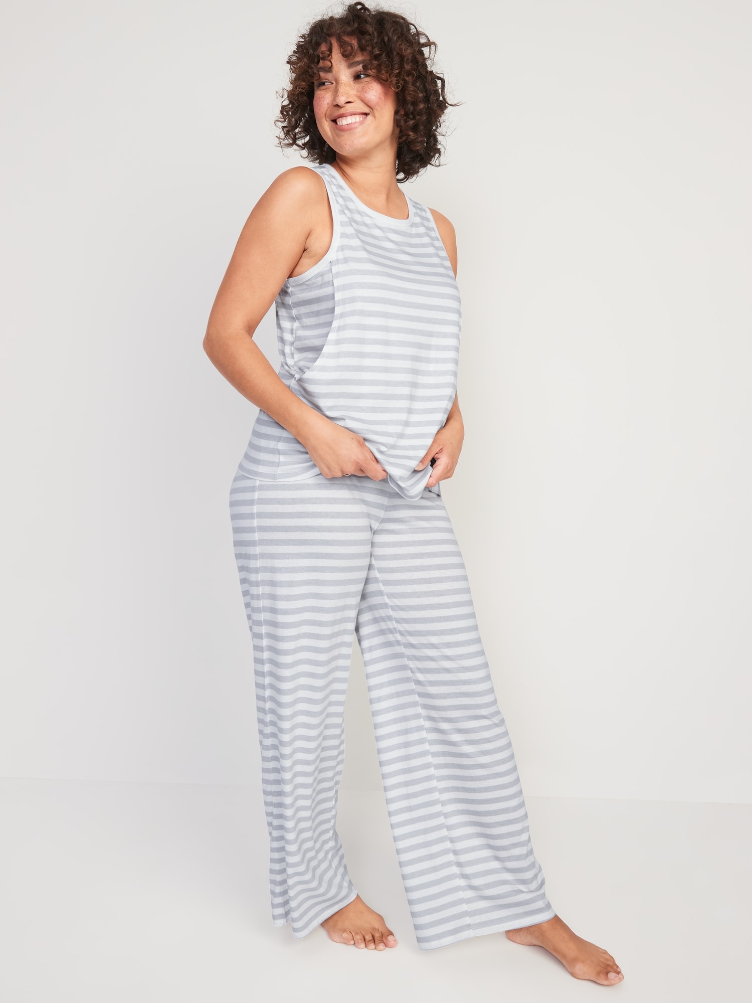 Old Navy Maternity Sunday Sleep 4-Piece Set gray. 1