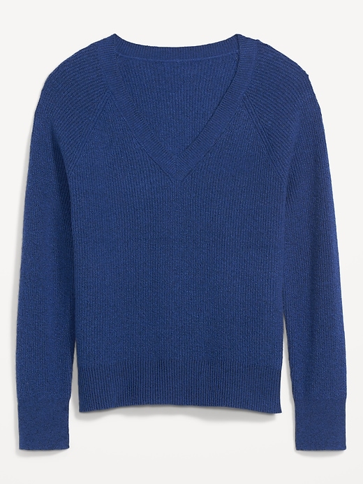 L'image numéro 4 présente Chandail en tricot côtelé à col en V pour Femme