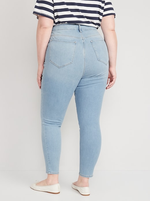 Image number 8 showing, FitsYou 3-Sizes-in-1 Rockstar Super-Skinny Jeans