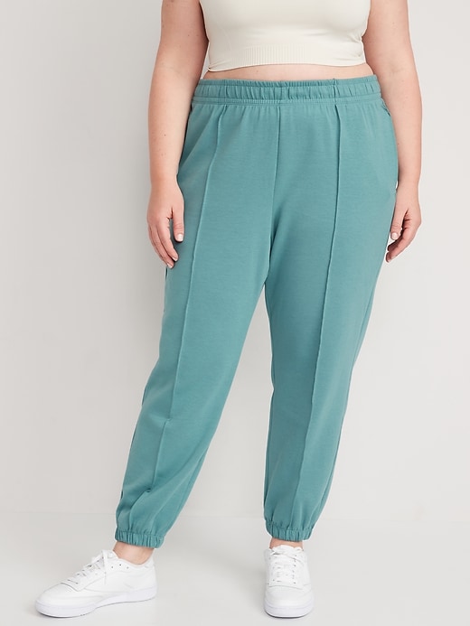 Image number 7 showing, High-Waisted Dynamic Fleece Pintucked Sweatpants
