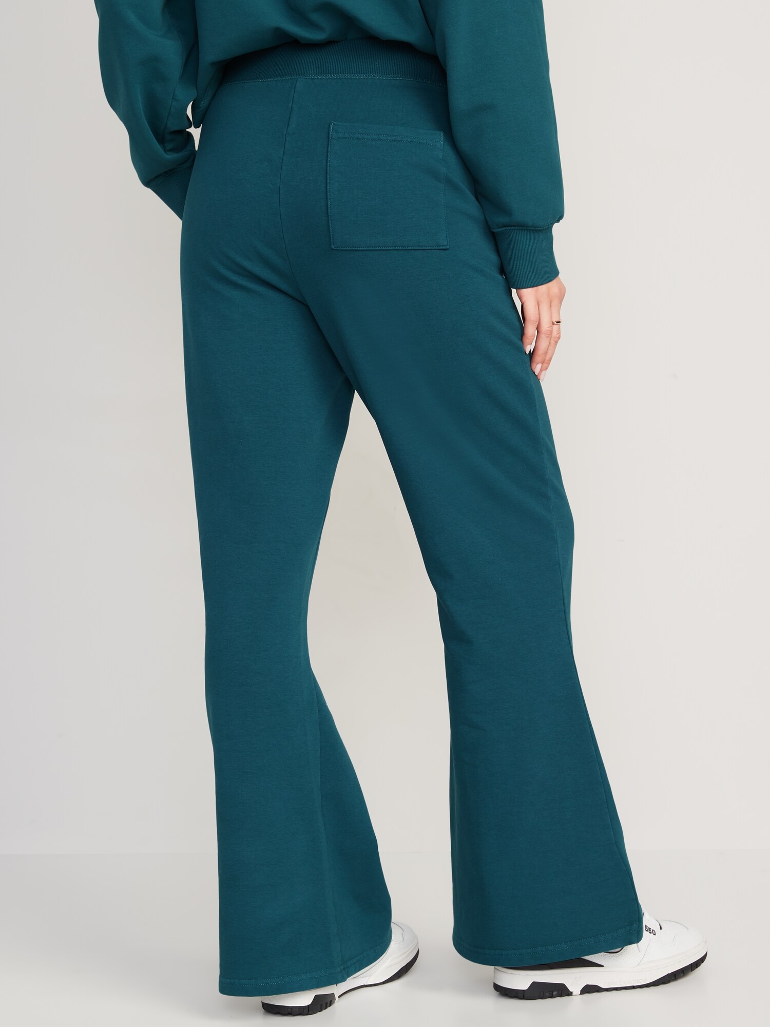 Wearever Fleece Relaxed Women's Tall Sweatpants in Emerald