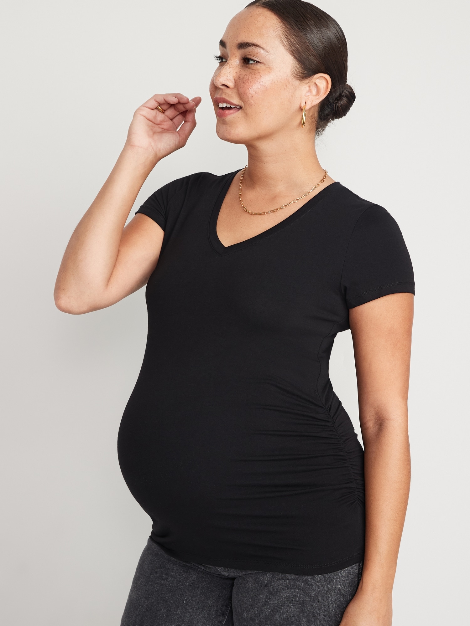 Old Navy Maternity V-Neck T-Shirt black. 1