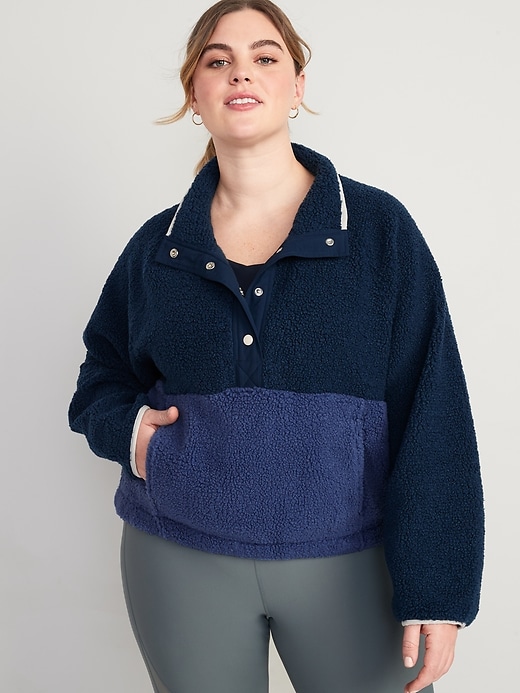 Image number 7 showing, Long-Sleeve Oversized Two-Tone Sherpa Sweatshirt