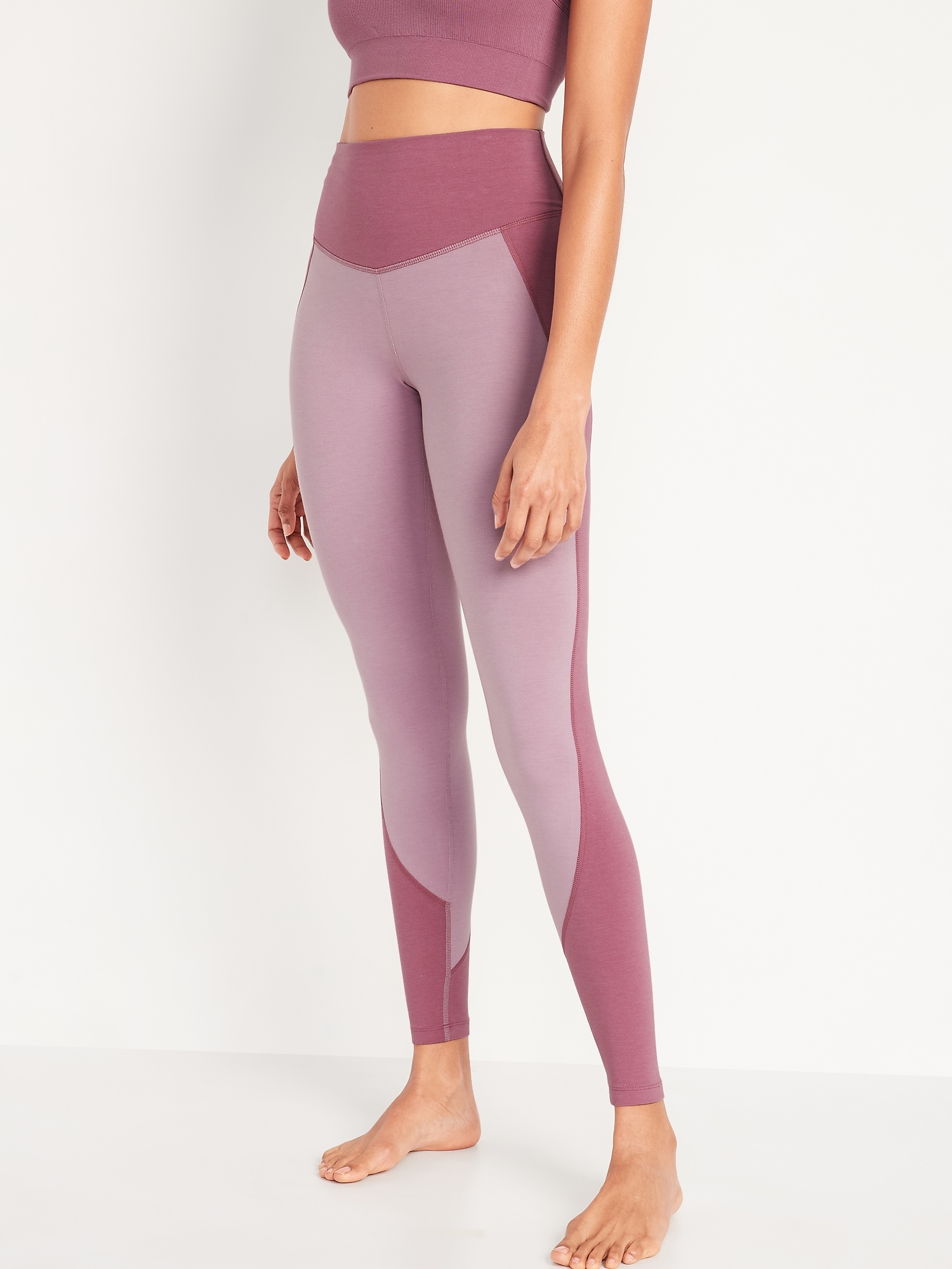 Extra High-Waisted PowerChill Two-Tone Compression Leggings for