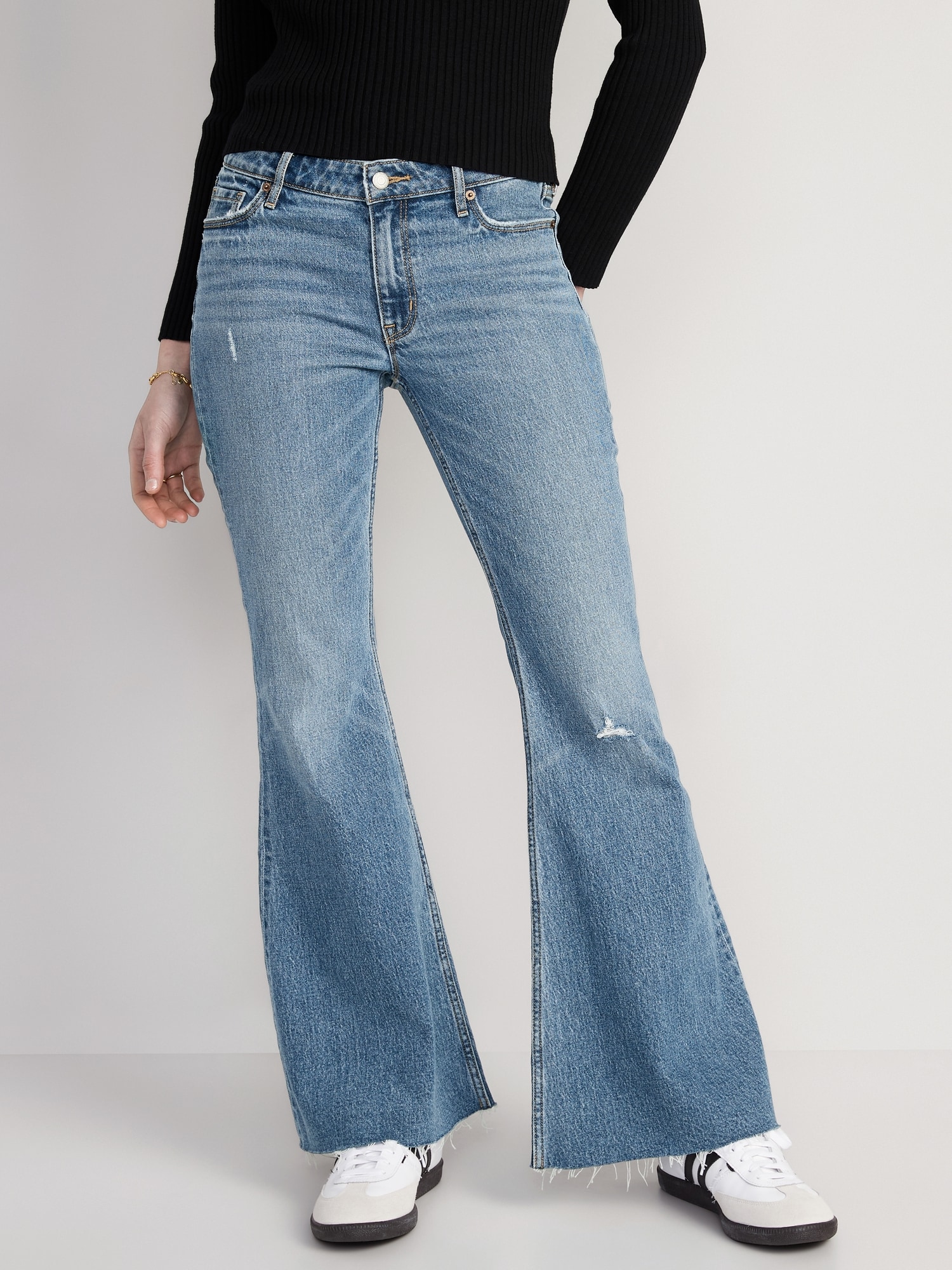 Why It Girls Are Bringing Back Flare Jeans