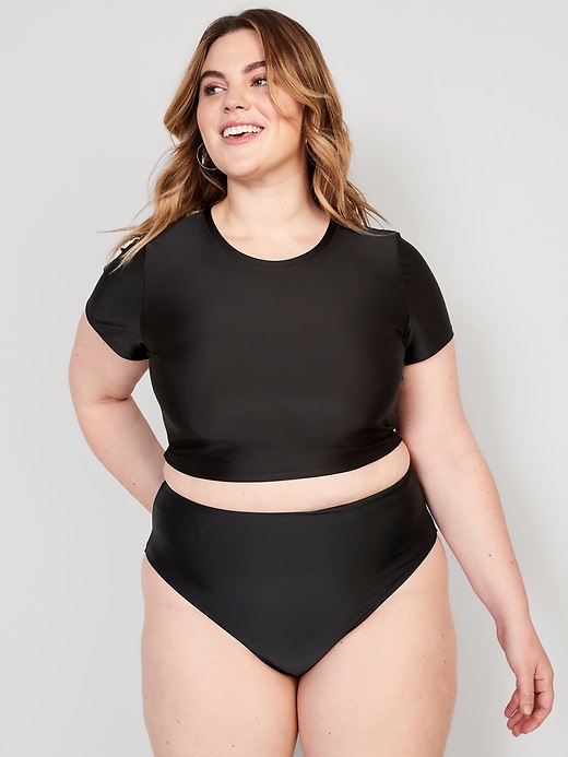 L'image numéro 7 présente Haut de maillot anti-UV court pour Femme