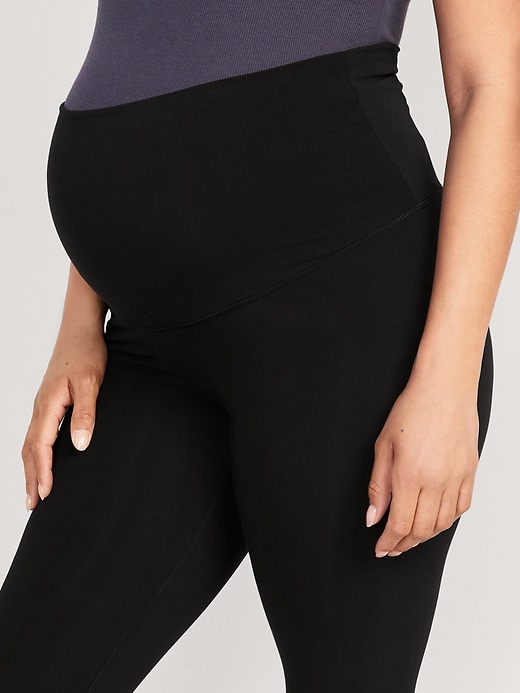 Image number 4 showing, Maternity Rollover-Waist PowerChill 7/8 Leggings