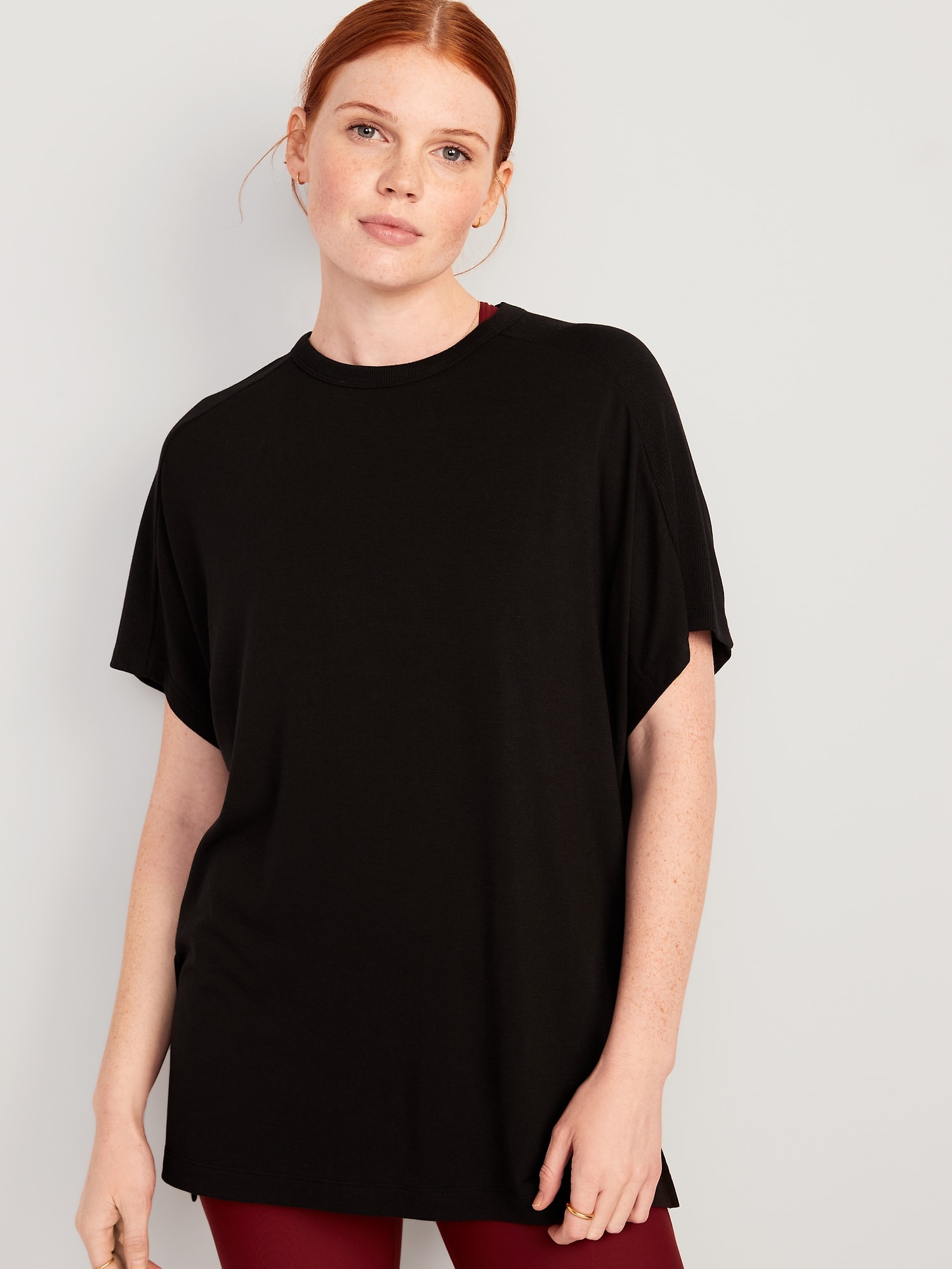 Old Navy UltraLite Oversized Rib-Paneled Tunic T-Shirt for Women black. 1