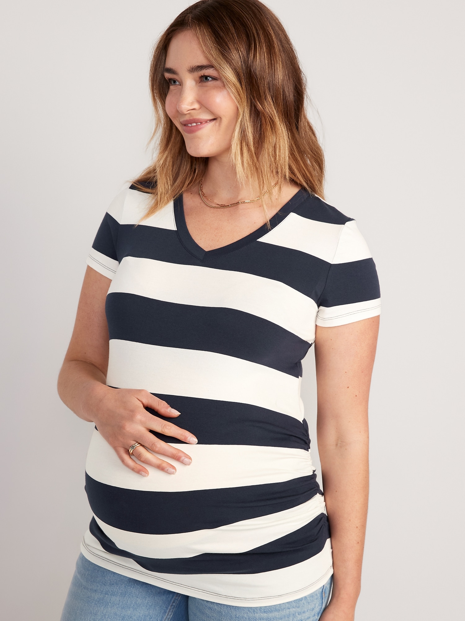 Old Navy Maternity V-Neck Side-Shirred T-Shirt blue. 1