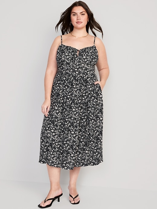 Image number 7 showing, Fit & Flare Sleeveless Floral Midi Dress