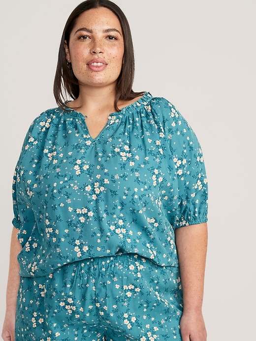 Image number 5 showing, Puff-Sleeve Floral Swing Blouse