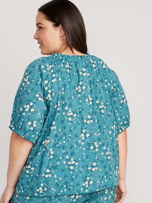 Image number 6 showing, Puff-Sleeve Floral Swing Blouse