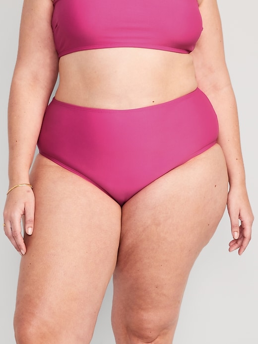 L'image numéro 7 présente Bas de bikini à taille haute pour Femme
