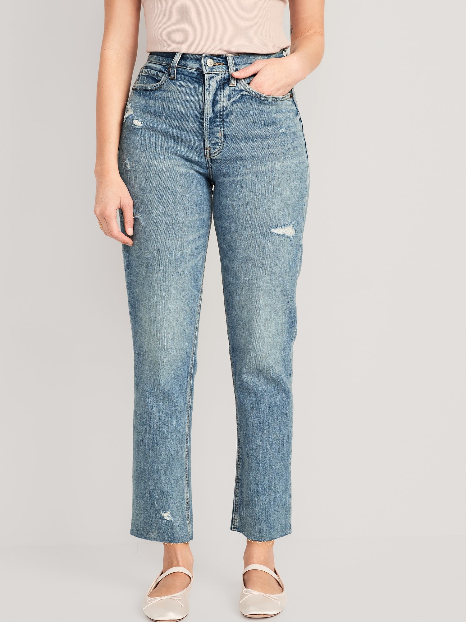Curvy Extra High-Waisted Sky-Hi Straight Button-Fly Cut-Off Jeans