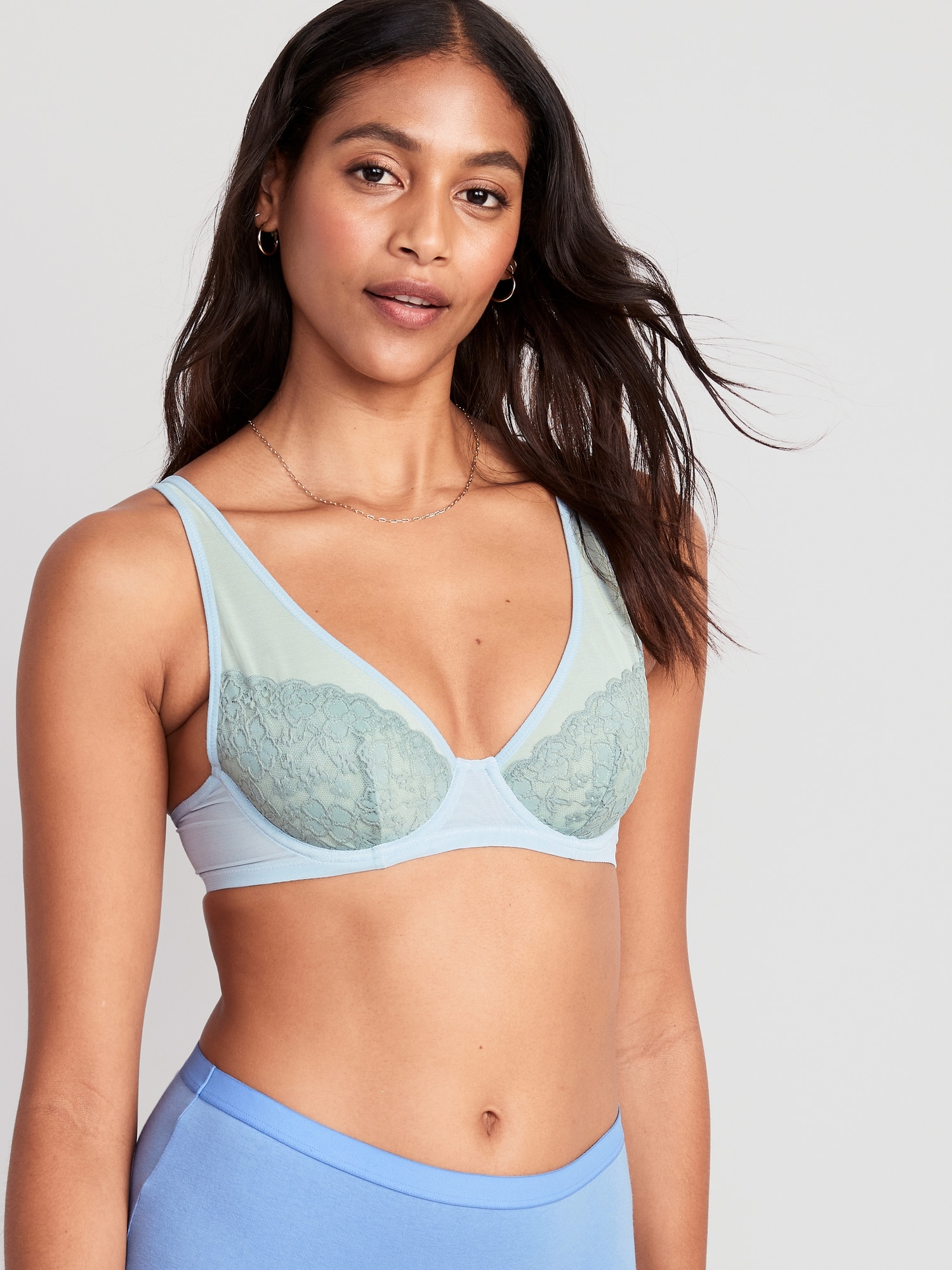 Old Navy - Lace-Paneled Mesh Underwire Plunge Bra for Women white