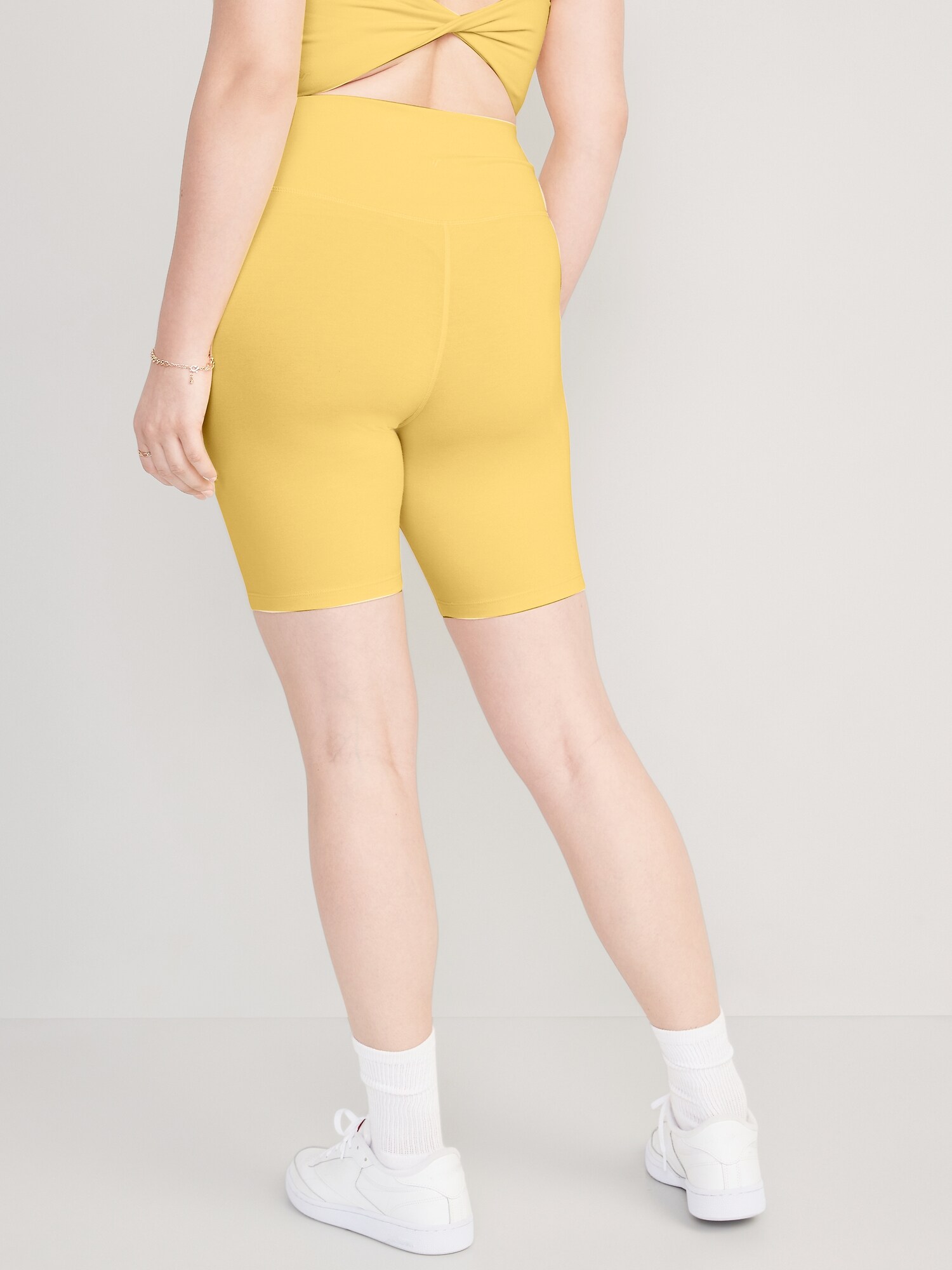 Extra High-Waisted PowerChill Crossover Hidden-Pocket Biker Shorts for  Women -- 8-inch inseam | Old Navy