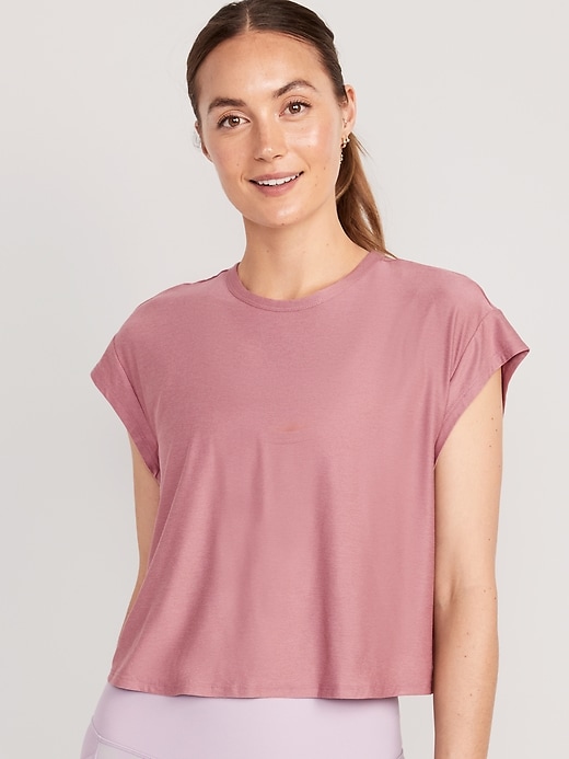 L'image numéro 2 présente T-shirt Doux nuage 94 court, doux et ample avec découpe au dos pour Femme