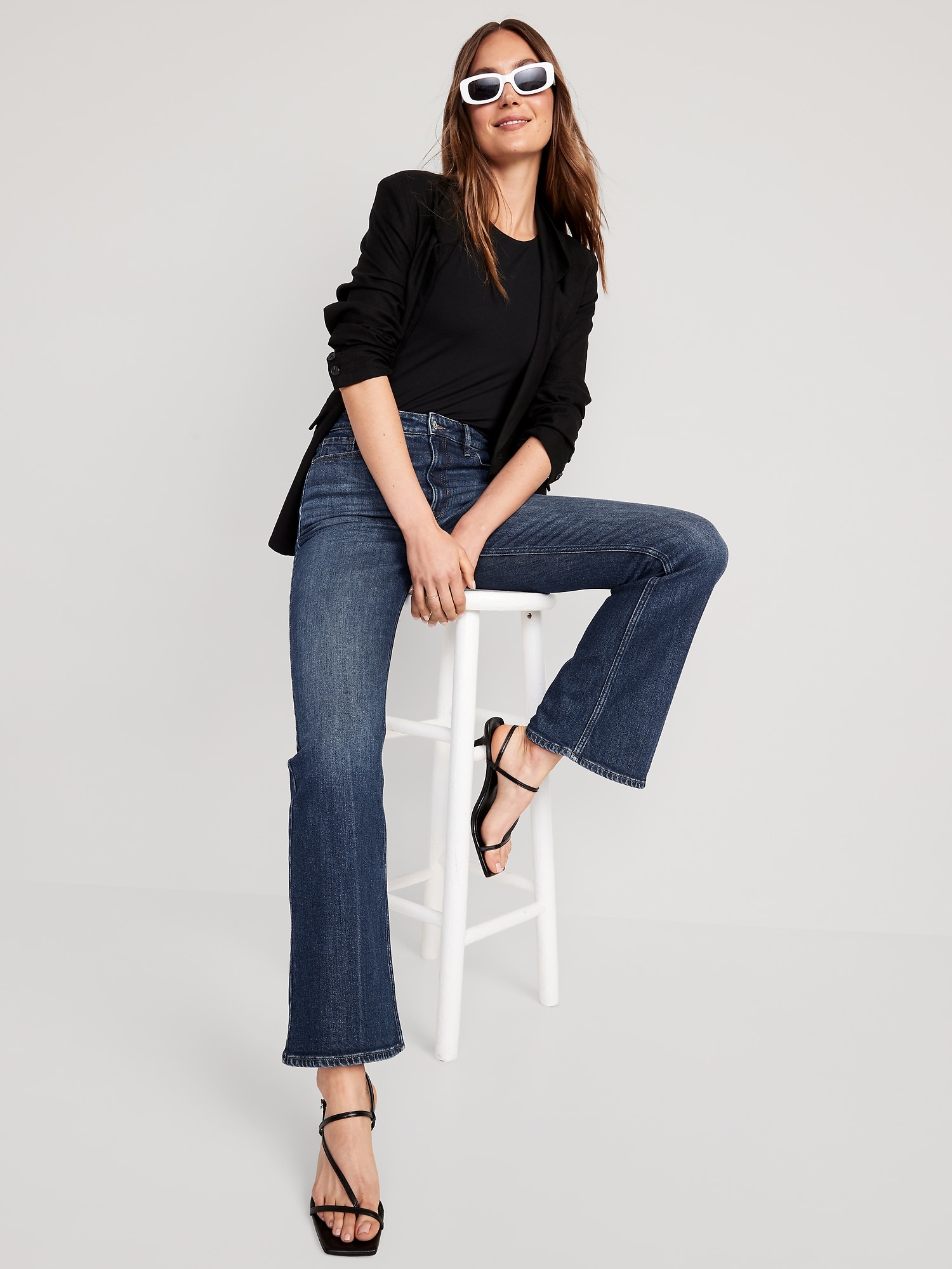7 Rules for Wearing Cropped Flare Jeans  Cropped flare jeans, Cropped jeans  outfit, Petite flare jeans