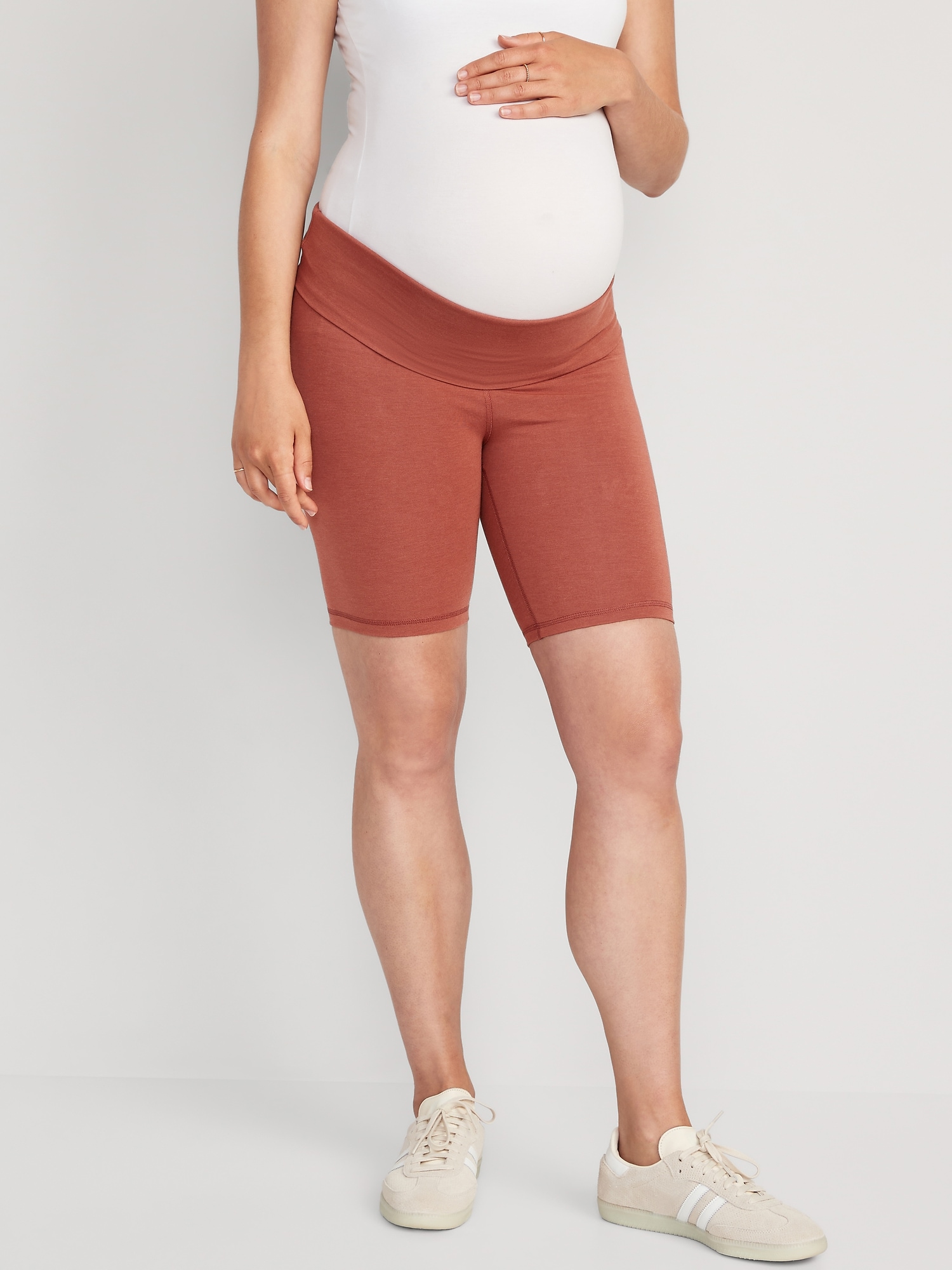 Old Navy - Maternity Rollover-Panel PowerChill Biker Shorts -- 8-inch  inseam brown